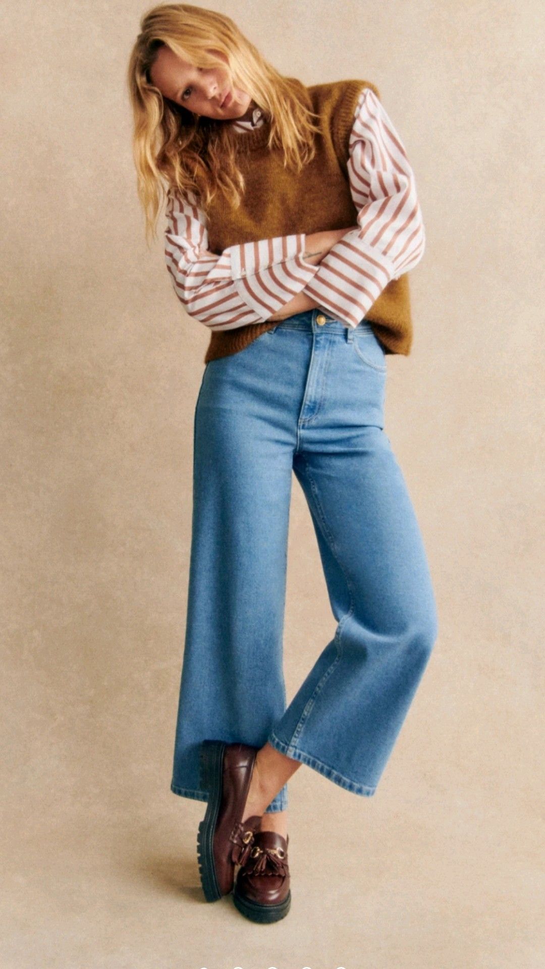 10 Bulky Body Chic Top Ideas That Pair Perfectly with Baggy Pants (You’ll Love #5!) - 1. Cozy Oversized Sweater 1