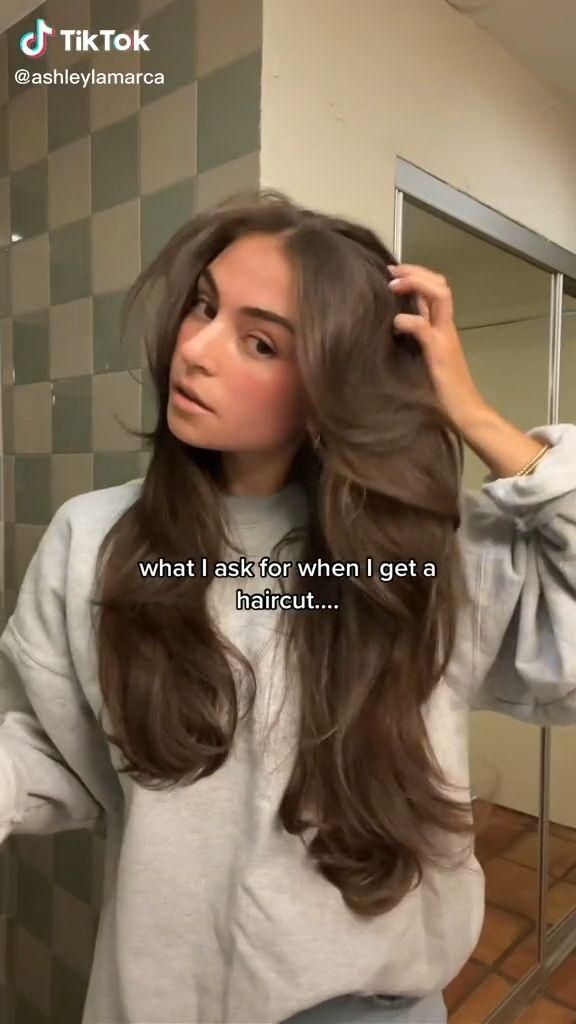 Discover the Best Haircuts for Every Face Shape (Say Goodbye to Bad Hair Days!) - 1. Oval Face: The Versatility of Long Layers 1